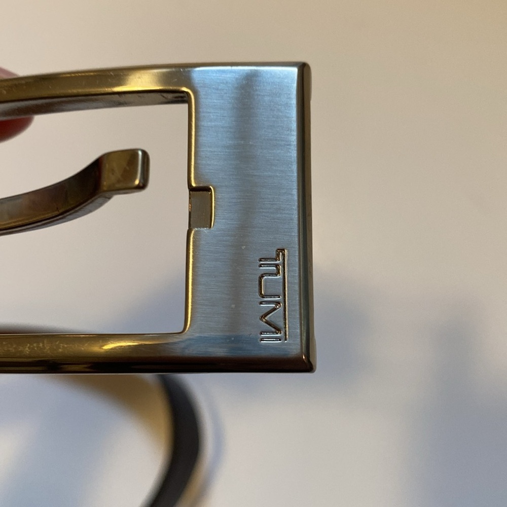 Tumi TUMI Men’s Chocolate Brown Leather Belt New size 32 - Picture 3 of 12